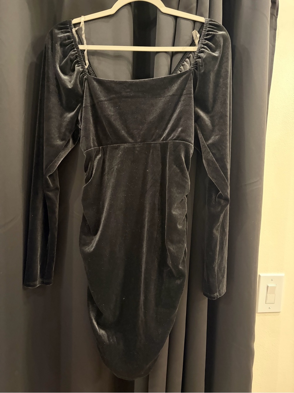 Wild Fable Black Velvet Long Sleeve Mini Dress Size M Ruched Bodycon